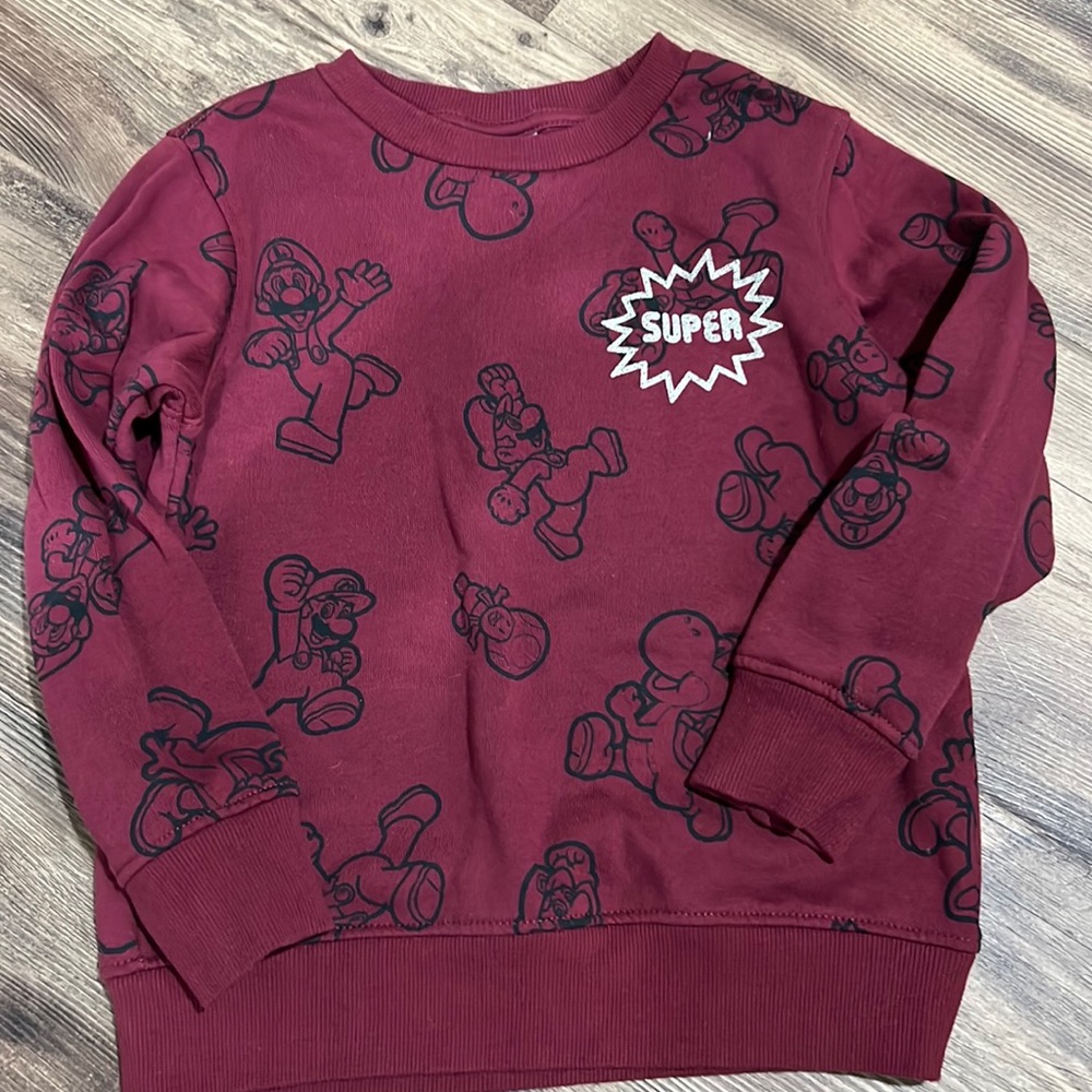 Boys Super Mario Sweatshirt. Size 5t